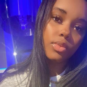 Meet your Posher, Janielle